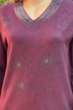 Жіночий ошатний светр у великих розмірах
