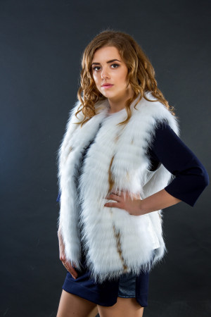 Жилет из меха лисы-foto4